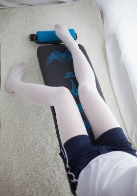 白丝美女被艹