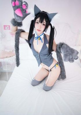 国产绿帽娇妻找猛男3p视频